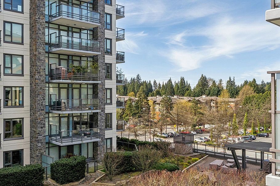 403 2780 Valley Centre Avenue North Vancouver, BC - 22
