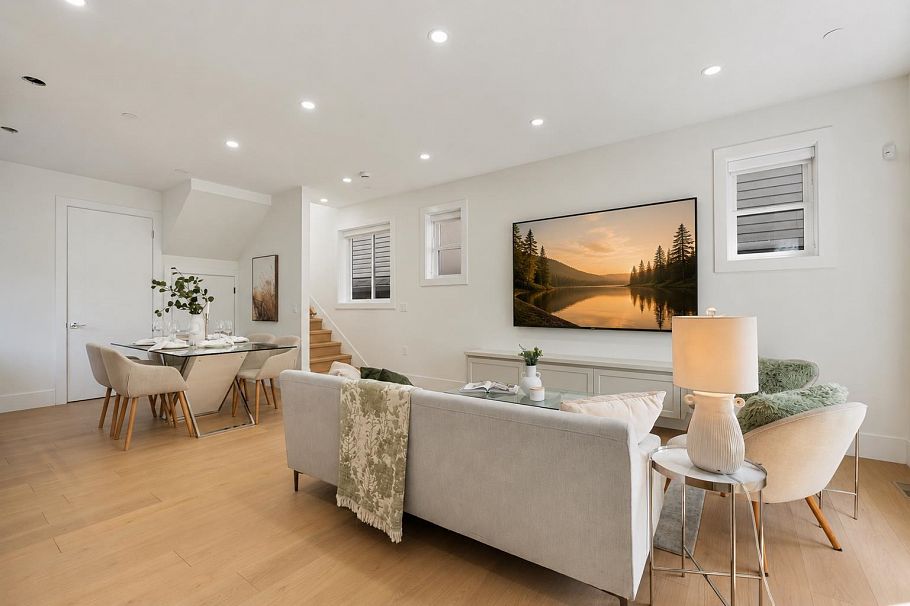 1 2447 E 41 Avenue Vancouver, BC - 7