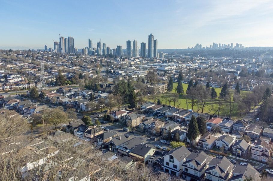 2 3547 E Georgia Street Vancouver, BC - 3