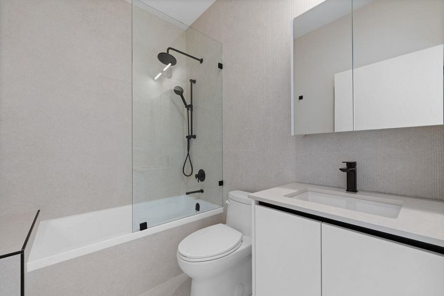 502 E 5th Street North Vancouver, BC - 30