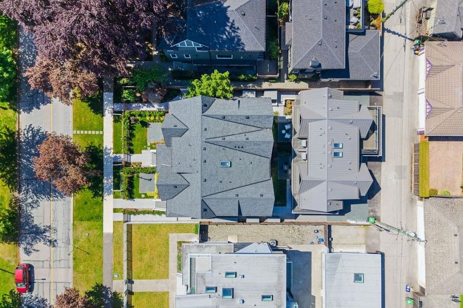 1145 W 33rd Avenue Vancouver, BC - 32