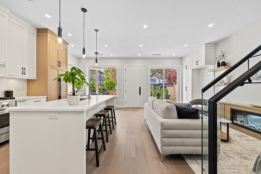 1 8578 Cartier Street Vancouver, BC - 14