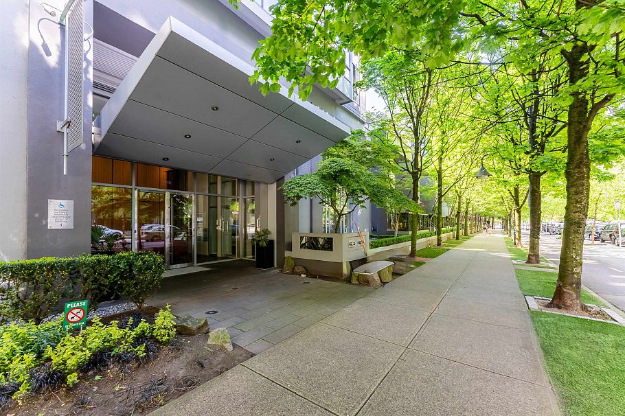 1002 1010 Richards Street Vancouver, BC - 24