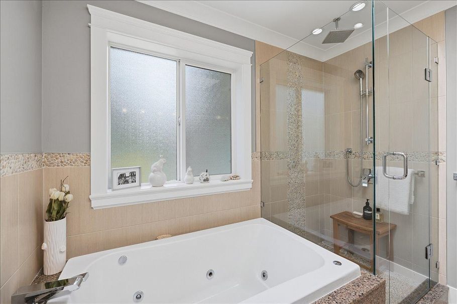 1152 Wellington Drive North Vancouver, BC - 25