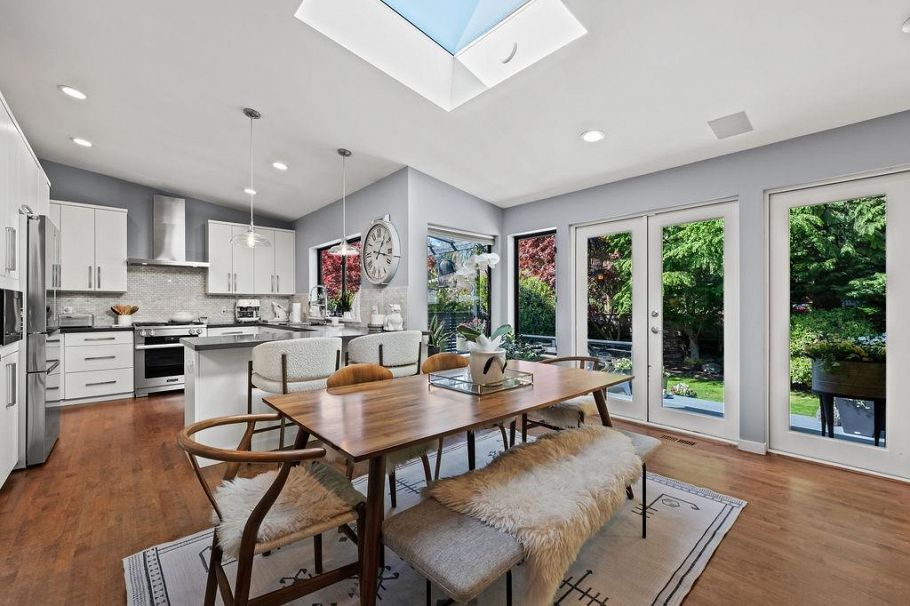 1098 Linnae Avenue North Vancouver, BC - 12