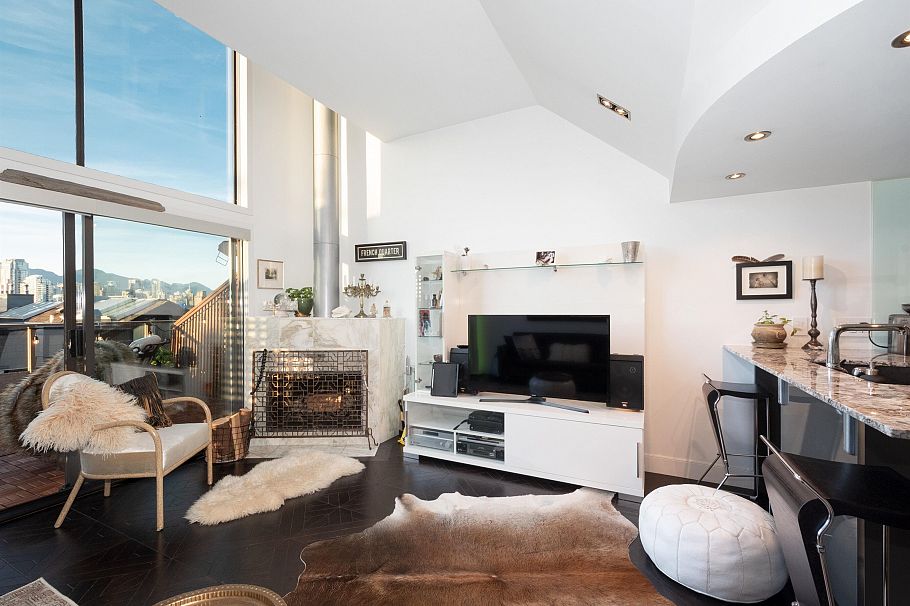 1167 W 8th Avenue Vancouver, BC - 5