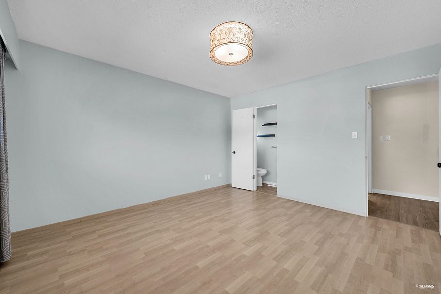 4249 Barker Avenue Burnaby, BC - 14