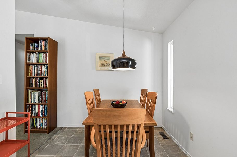 1678 Dempsey Road North Vancouver, BC - 13