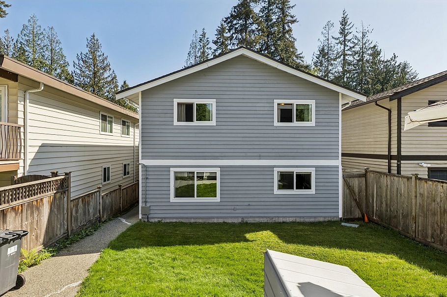 1678 Dempsey Road North Vancouver, BC - 34
