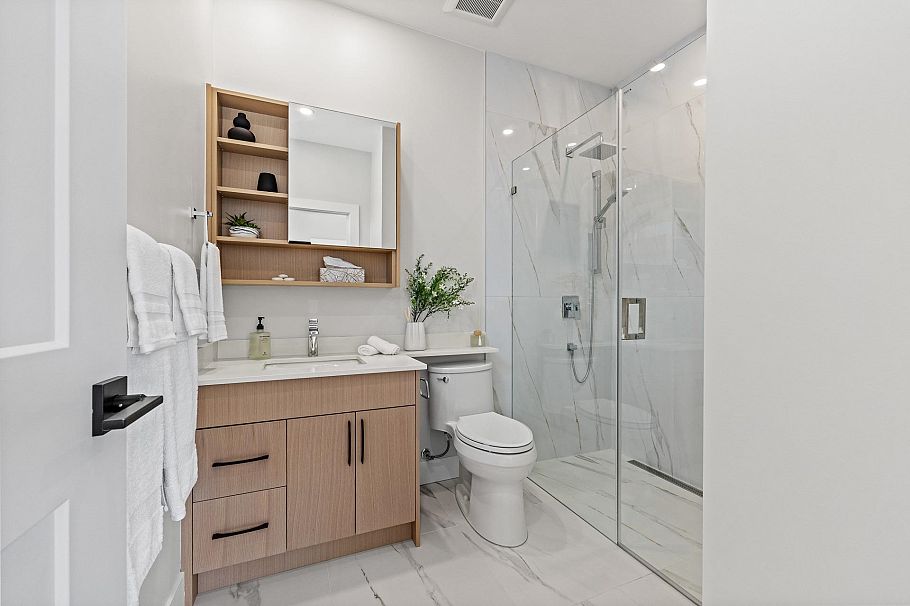 1 8578 Cartier Street Vancouver, BC - 26