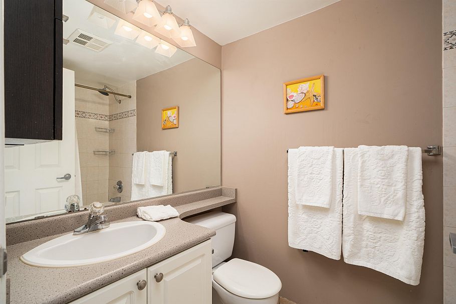 207 223 Mountain Highway North Vancouver, BC - 12