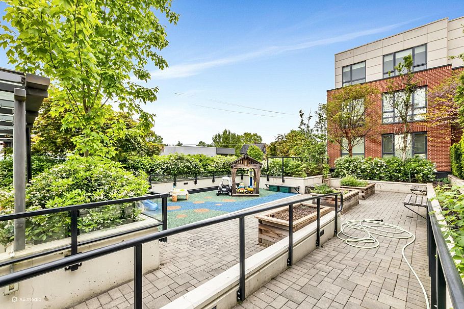 506 2477 Carolina Street Vancouver, BC - 25