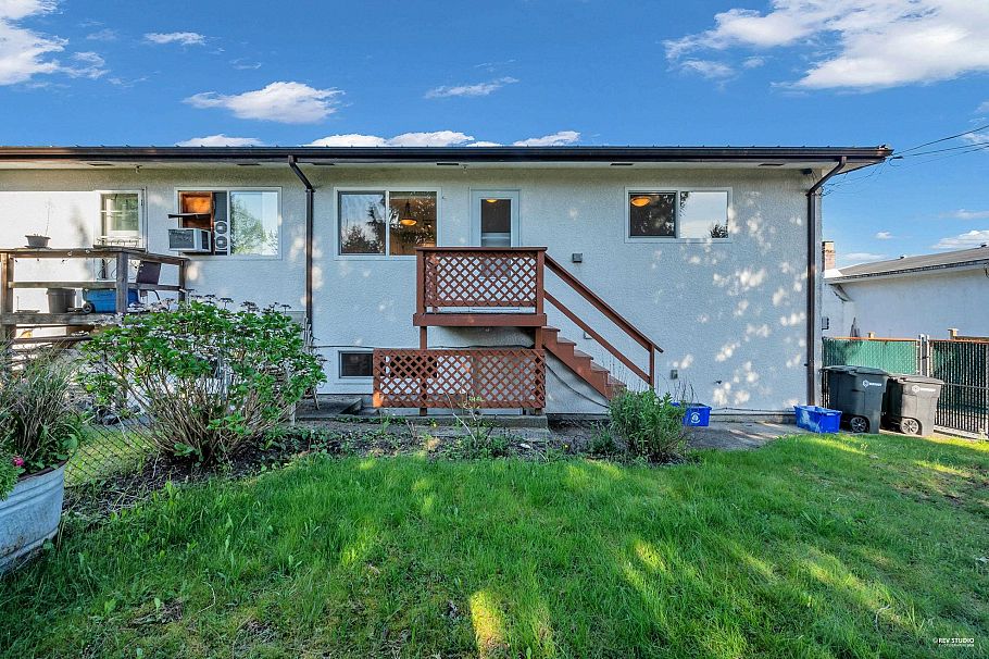 4249 Barker Avenue Burnaby, BC - 31