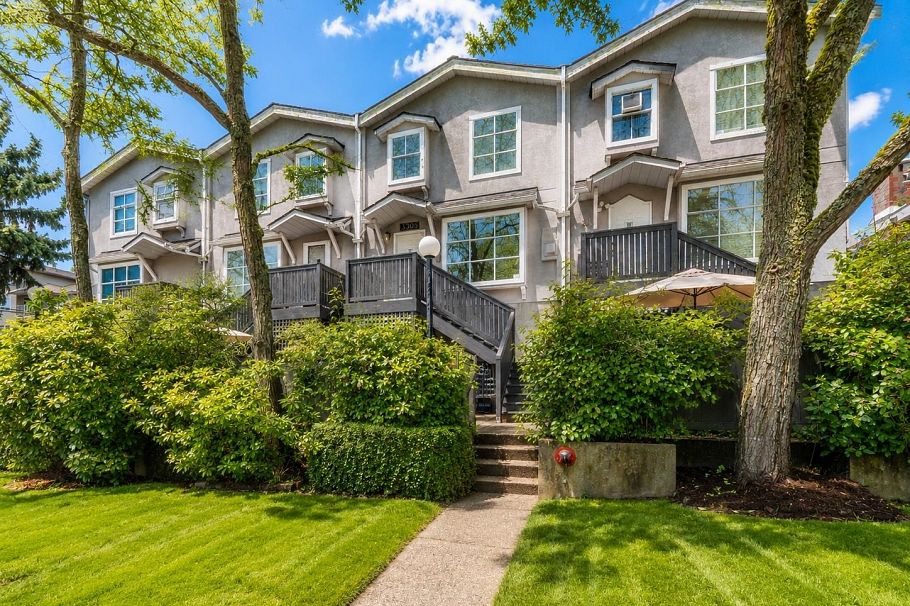 3305 Clive Avenue Vancouver, BC - 1