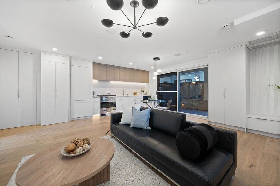 1137 W 33rd Avenue Vancouver, BC - 10