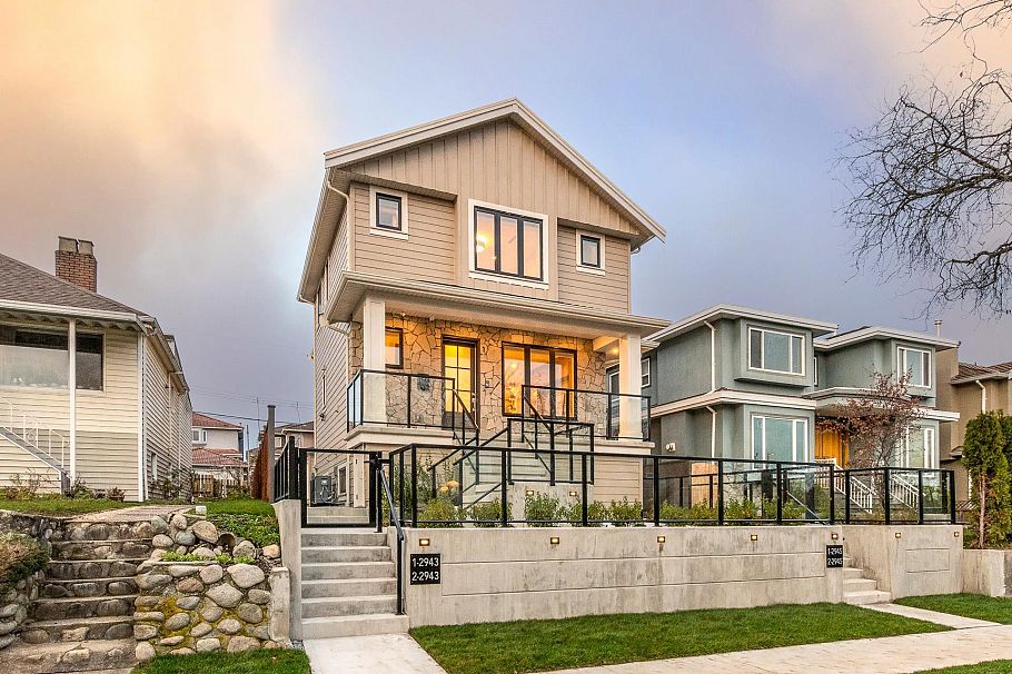 1 2943 E 44th Avenue Vancouver, BC - 3