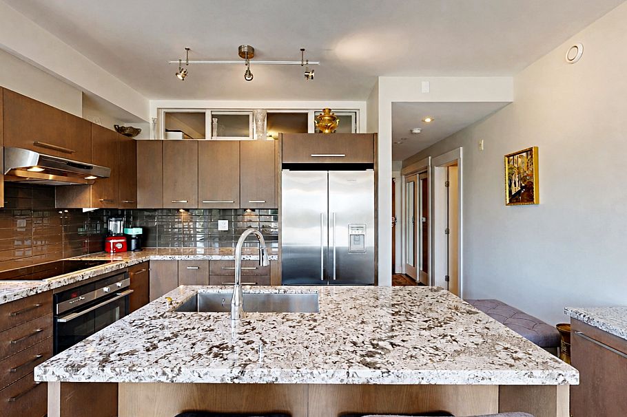 201 650 Evergreen Place North Vancouver, BC - 13