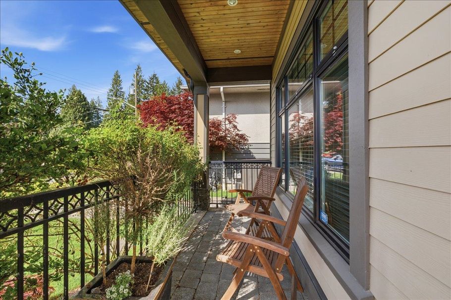 1152 Wellington Drive North Vancouver, BC - 2