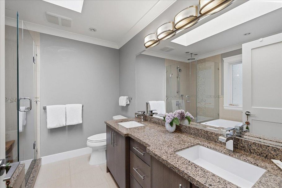 1152 Wellington Drive North Vancouver, BC - 24