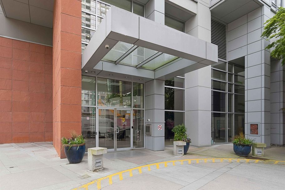 908 1408 Strathmore Mews Vancouver, BC - 4