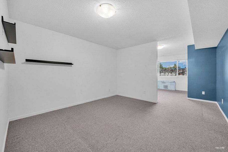 4249 Barker Avenue Burnaby, BC - 23