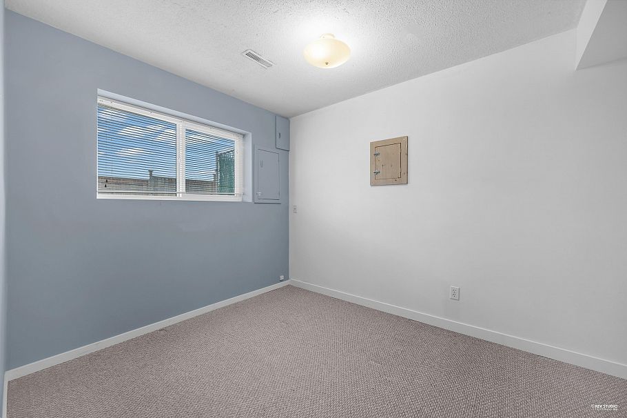 4249 Barker Avenue Burnaby, BC - 17