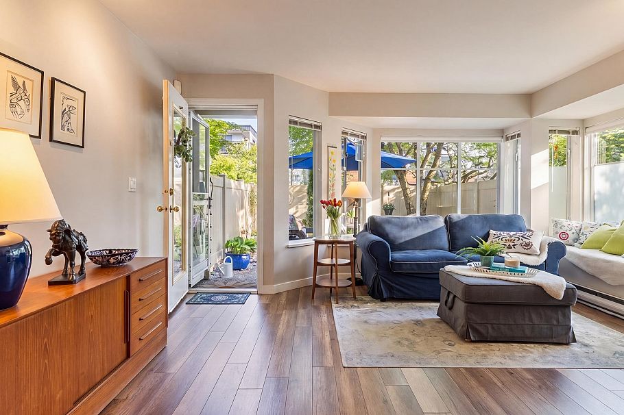 101 131 W 20th Street North Vancouver, BC - 1