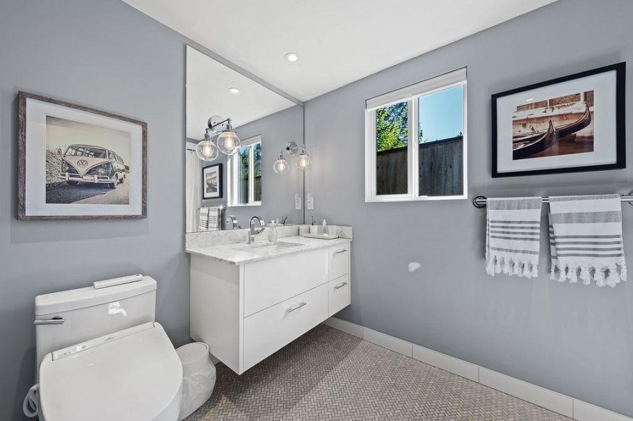 1098 Linnae Avenue North Vancouver, BC - 31