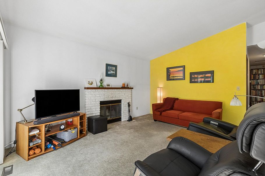 1678 Dempsey Road North Vancouver, BC - 6