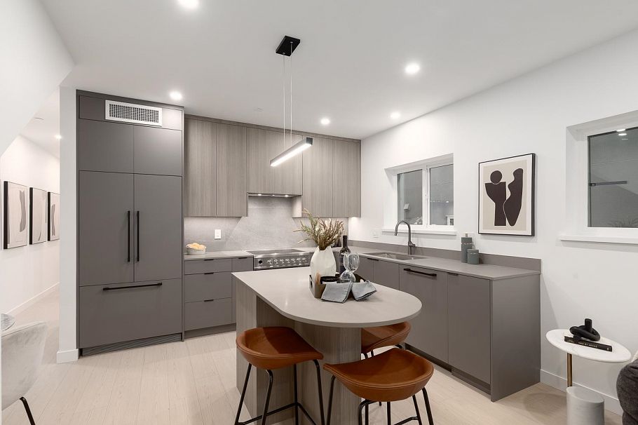 204 2329 E 34th Avenue Vancouver, BC - 1