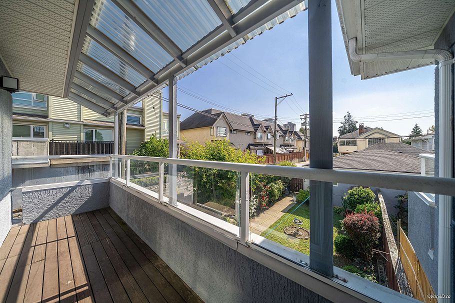 215 W 18th Street North Vancouver, BC - 5