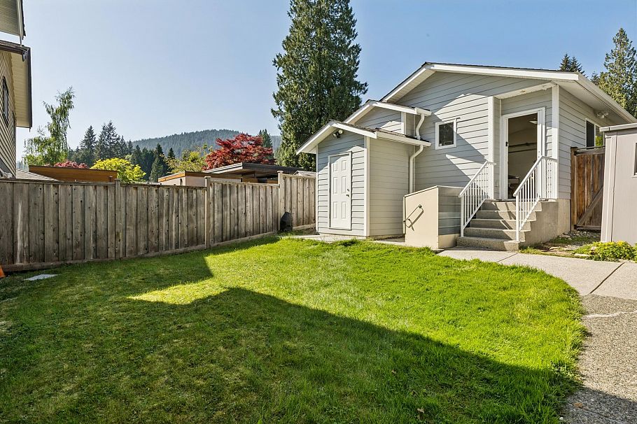 1678 Dempsey Road North Vancouver, BC - 29