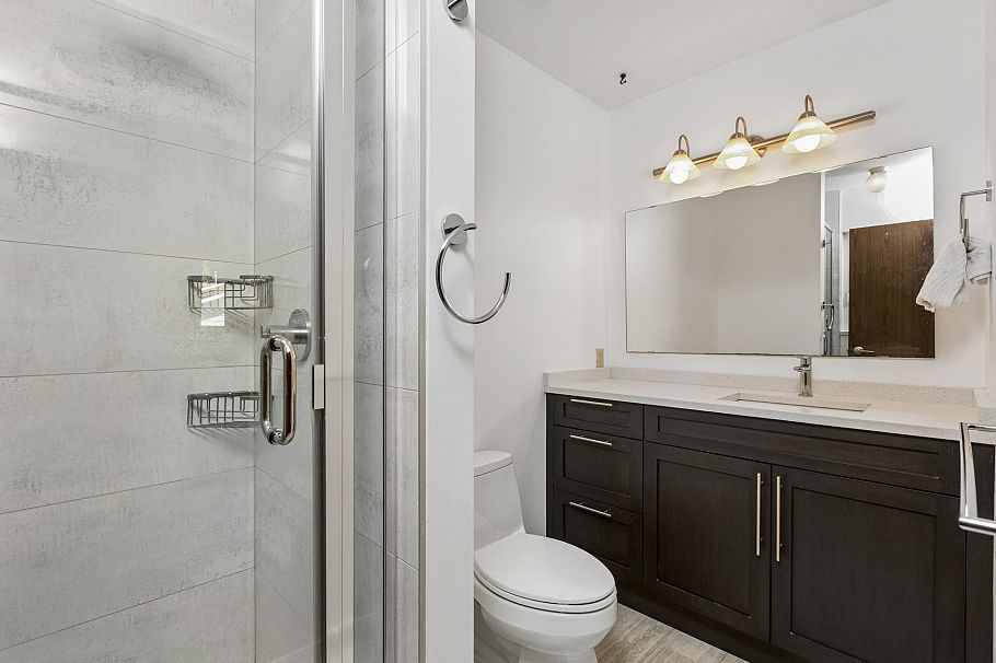 1678 Dempsey Road North Vancouver, BC - 16