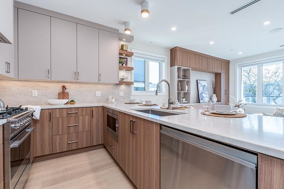 1 2943 E 44th Avenue Vancouver, BC - 10