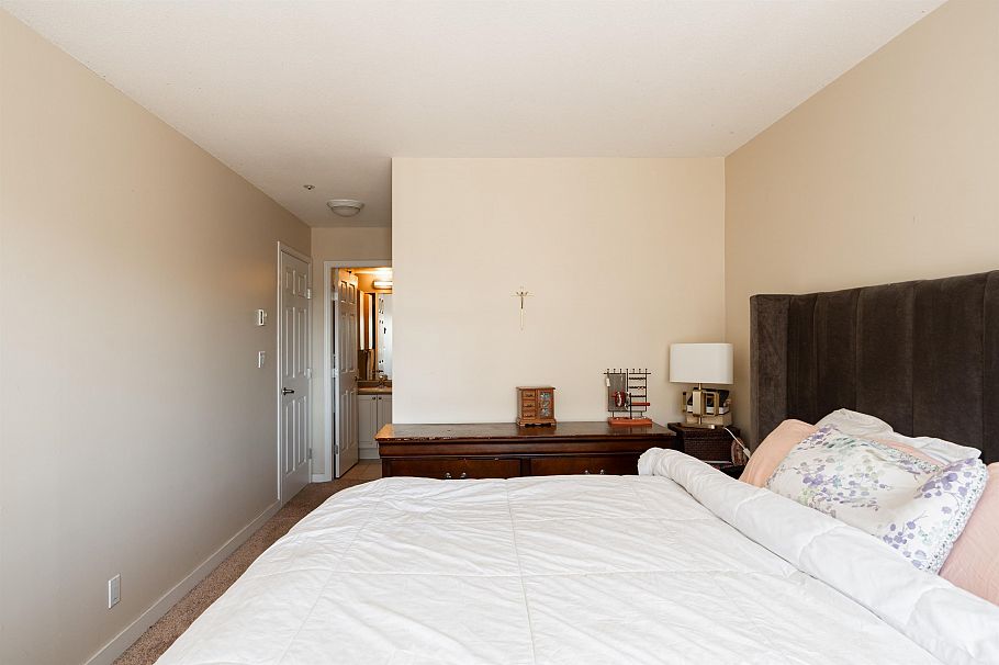 207 223 Mountain Highway North Vancouver, BC - 8