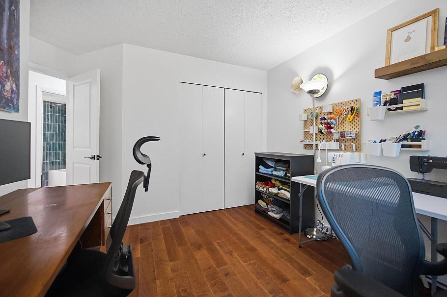 202 3187 Mountain Highway North Vancouver, BC - 23