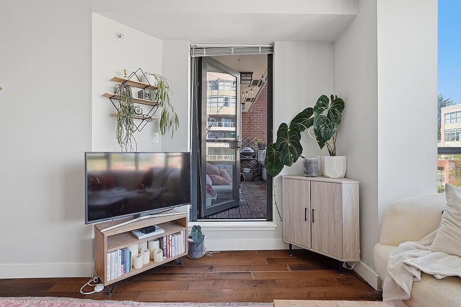 403 3228 Tupper Street Vancouver, BC - 9