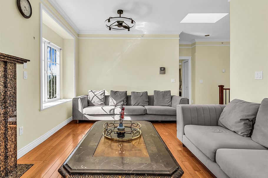 3403 E 26th Avenue Vancouver, BC - 9