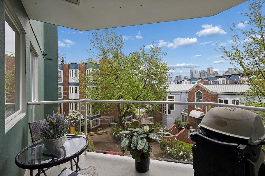 303 1508 Mariner Walk Vancouver, BC - 11