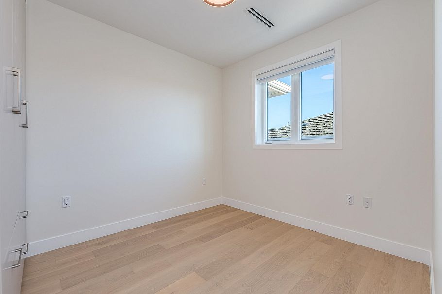 1 2943 E 44th Avenue Vancouver, BC - 20