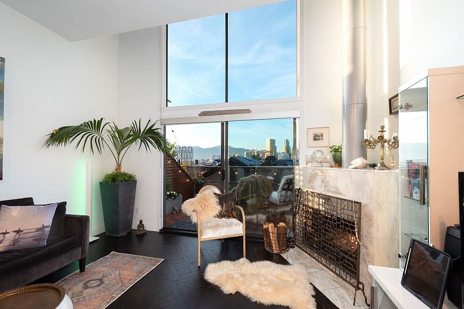 1167 W 8th Avenue Vancouver, BC - 1