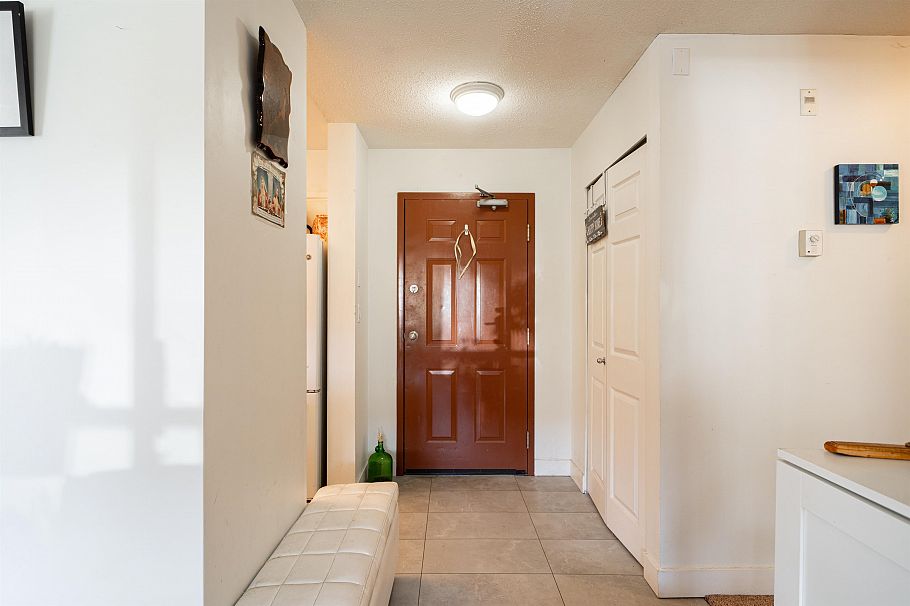 207 223 Mountain Highway North Vancouver, BC - 2