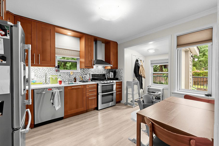 1095 E 29th Street North Vancouver, BC - 6