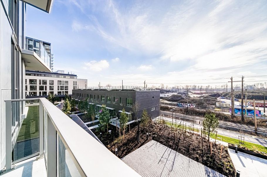 421 3538 Sawmill Crescent Vancouver, BC - 1