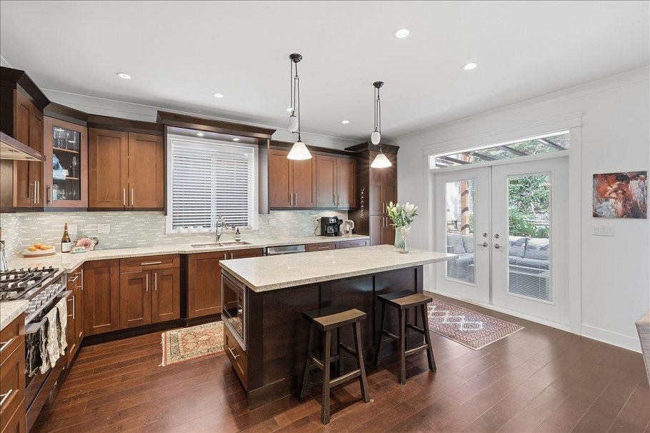 1152 Wellington Drive North Vancouver, BC - 9