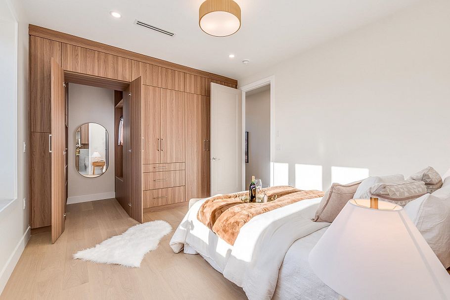 1 2943 E 44th Avenue Vancouver, BC - 17