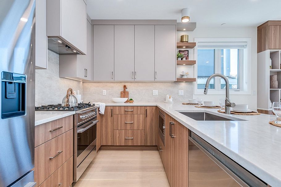 1 2943 E 44th Avenue Vancouver, BC - 9