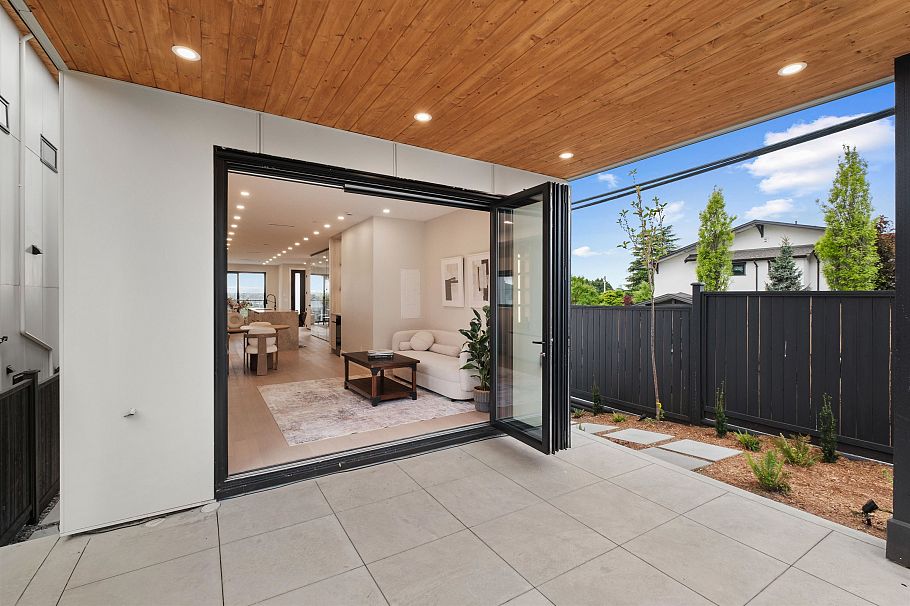 502 E 5th Street North Vancouver, BC - 16