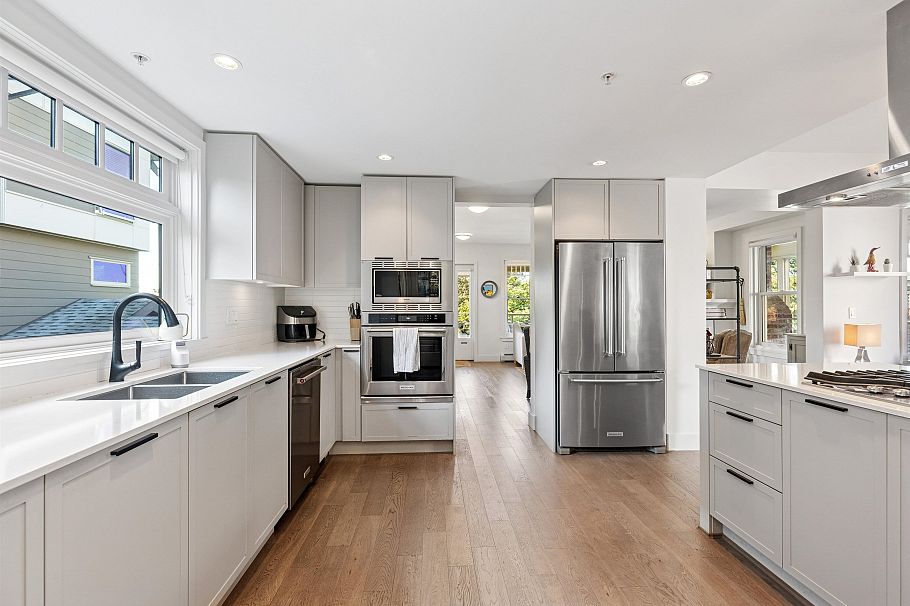 1 & 2 244 E 5th Street North Vancouver, BC - 10