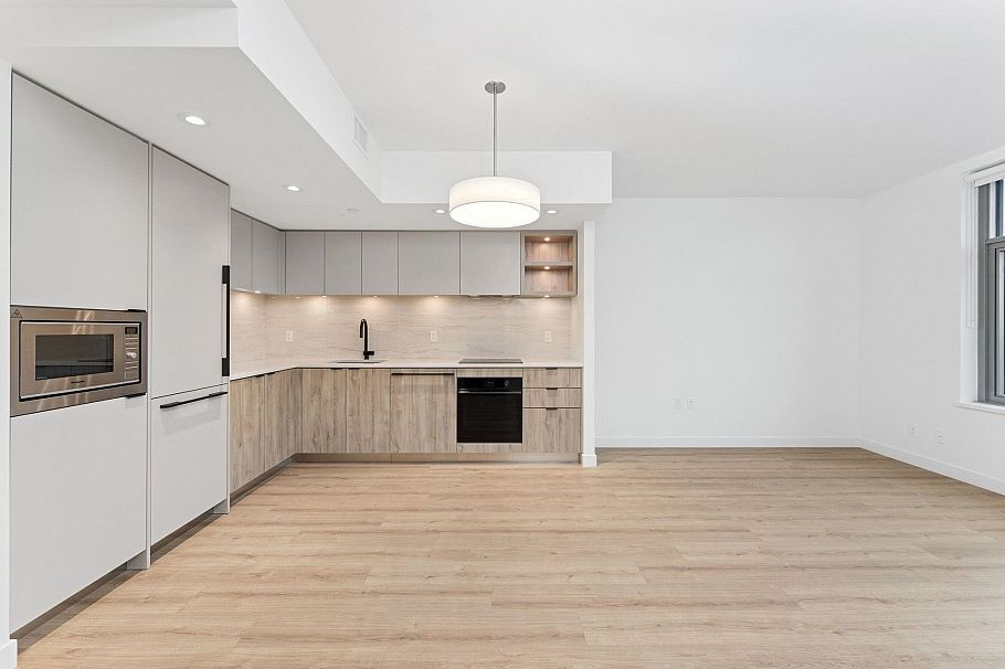 317 755 Harbourside Drive North Vancouver, BC - 10